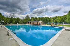 Cozy Arrowhead Lake Home with Sunroom and Pool Access!